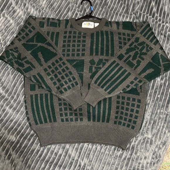🔥🔥 INTERNATIONAL ROUGH CUT “Coogi” Style Heavy Crewneck Sweater - Excellent - Picture 1 of 6